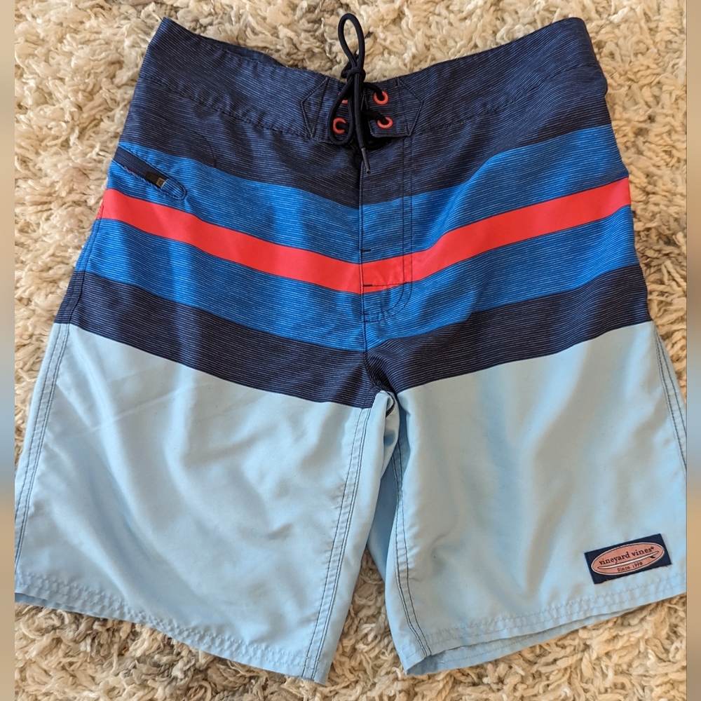 Vineyard Vines swim trunks shorts size 28 excellent condition!